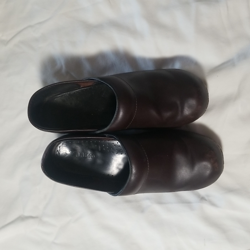 LL Bean women's clogs